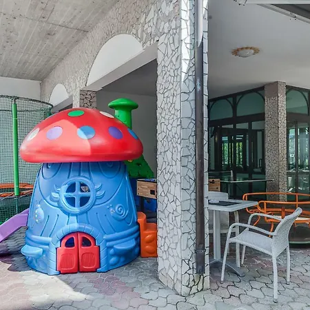 Hotel Giamaika 3*